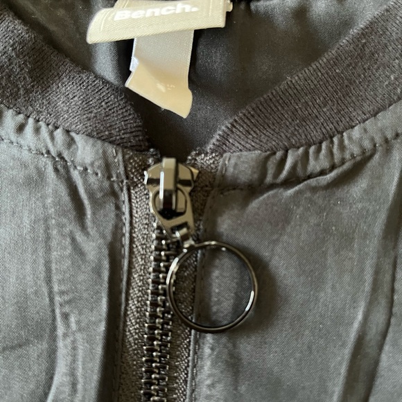 Bench Zip-up Romper - Picture 5 of 8